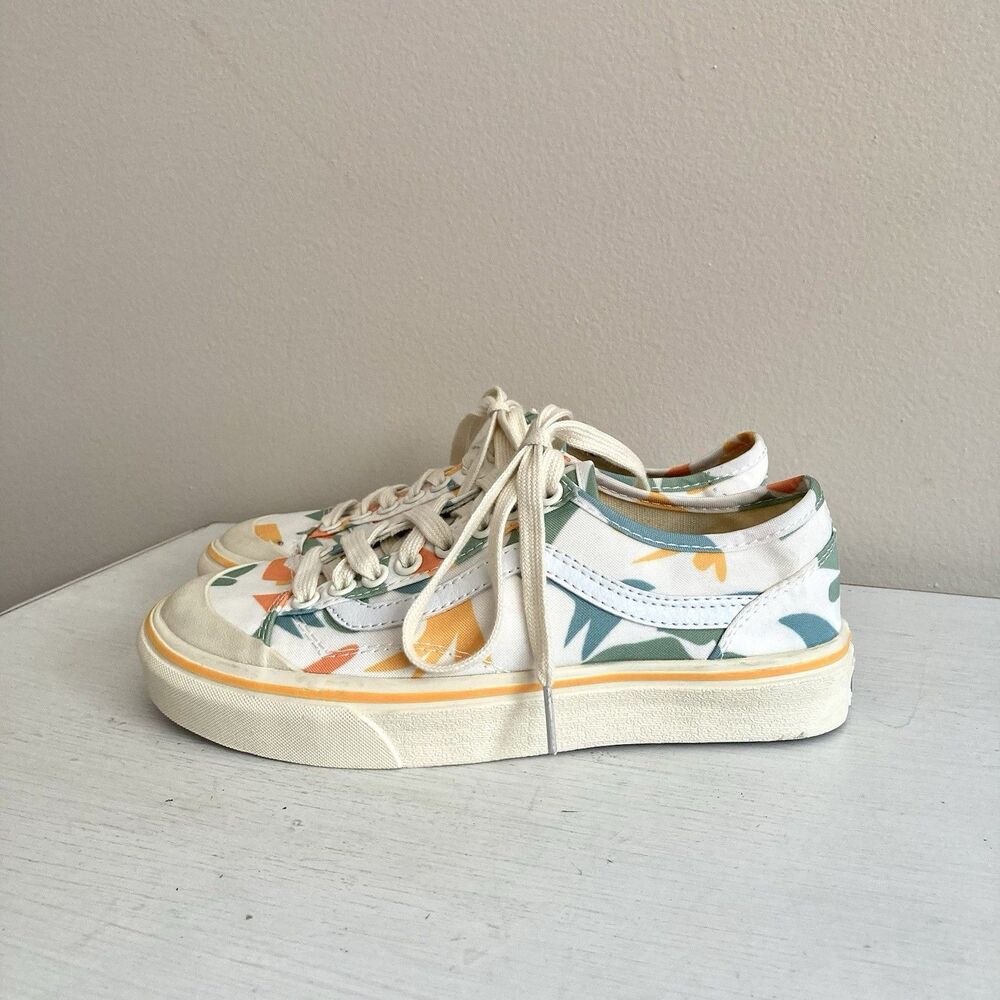 Vans Low-Top Sneakers in Cream, Green & Orange Floral Print